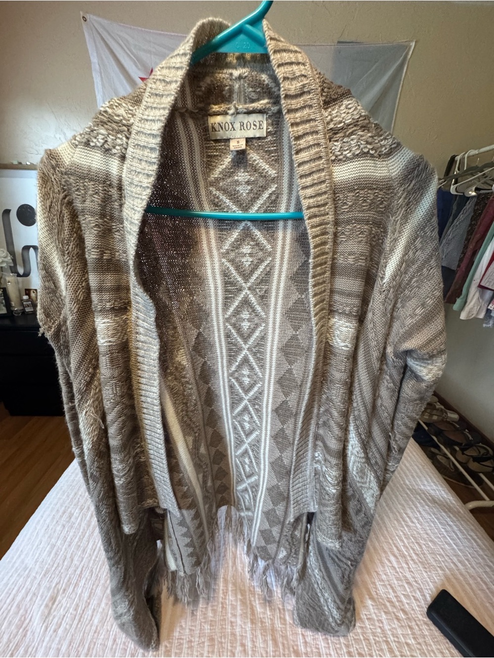 Knox Rose Taupe & Cream Geometric Fringe Open-Front Cardigan